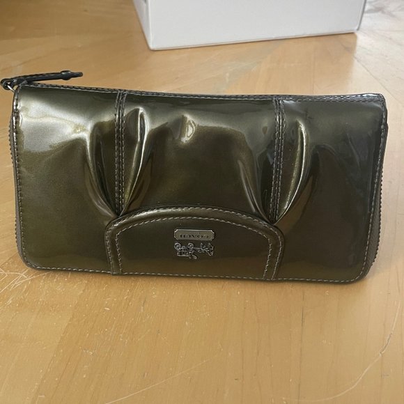 Coach Madison Pewter Patent Leather Accordion Zip Around Wallet 12 Card Slots - Picture 3 of 9